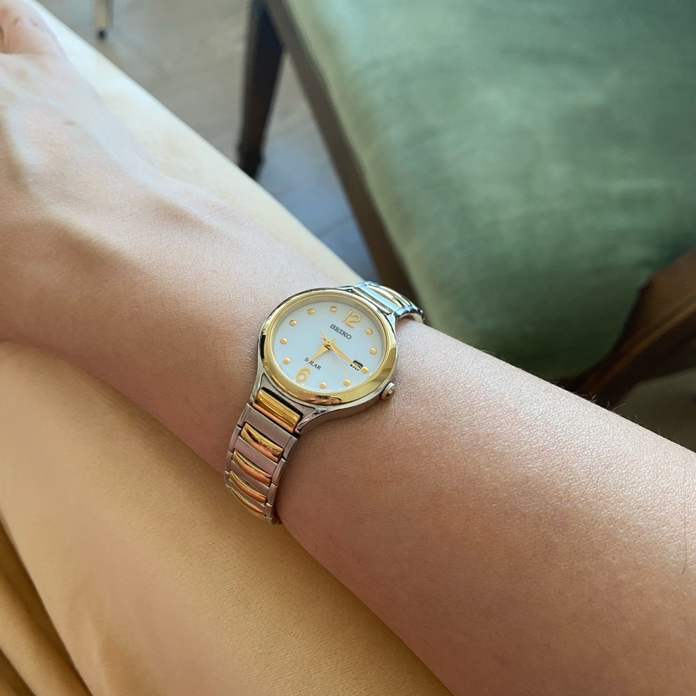 Elegant Seiko Solar Watch - Gold & Silver TwoTone with date - Solar Eco-friendly - Picture 3 of 6